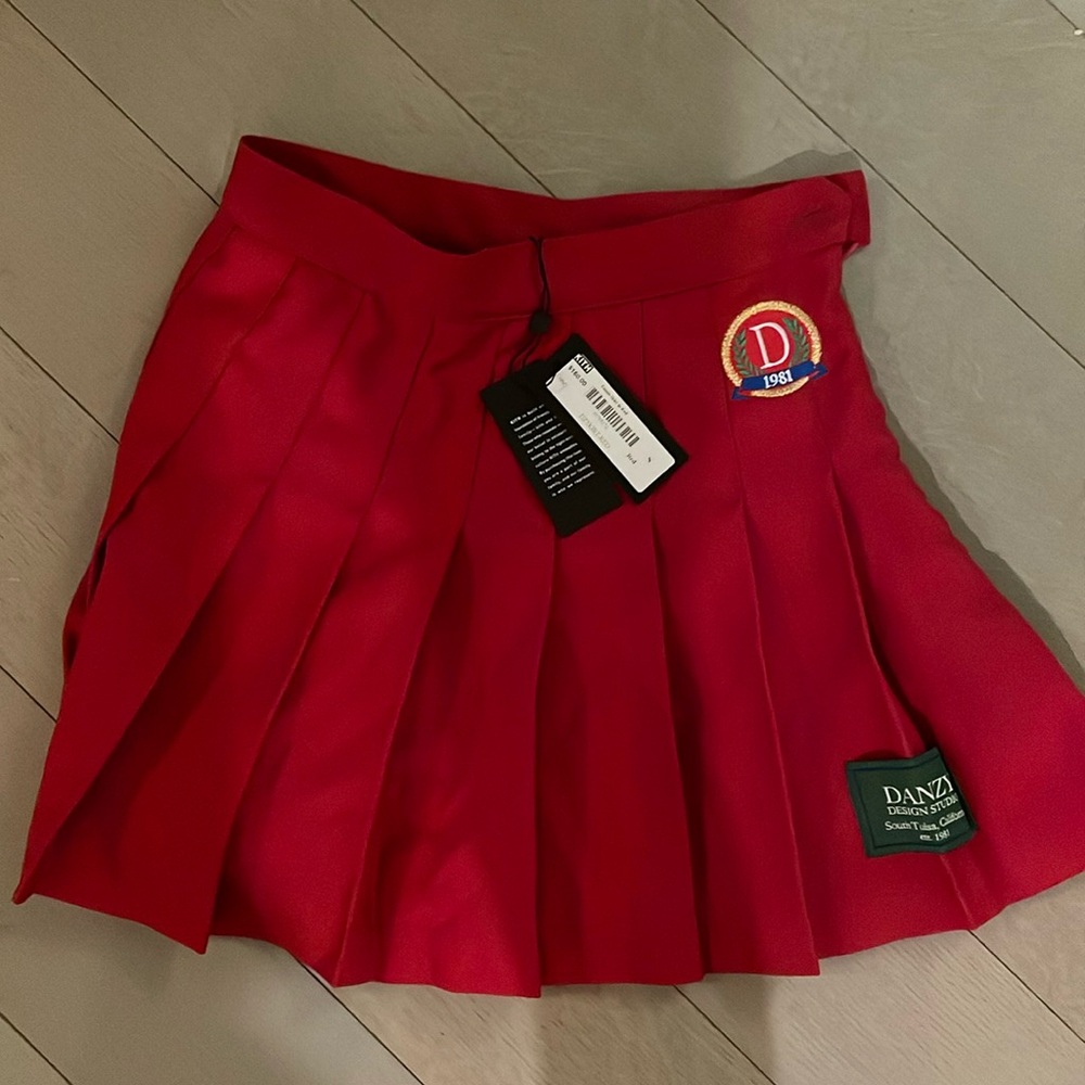Danzy skirt
NWT